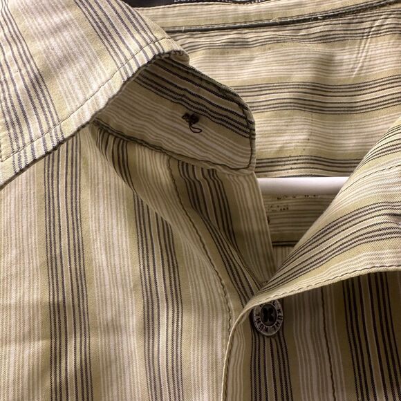 Kuhl Striped Button Up Short Sleeve Shirt Men's Size Large Green Camping Hiking - Picture 8 of 8